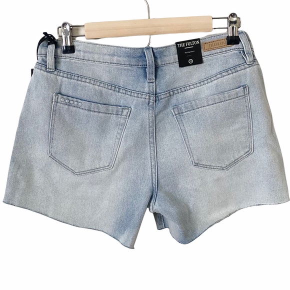 NWT Blank NYC The Fulton Light Wash Roll Up Raw Hem Jean Shorts - Picture 3 of 11